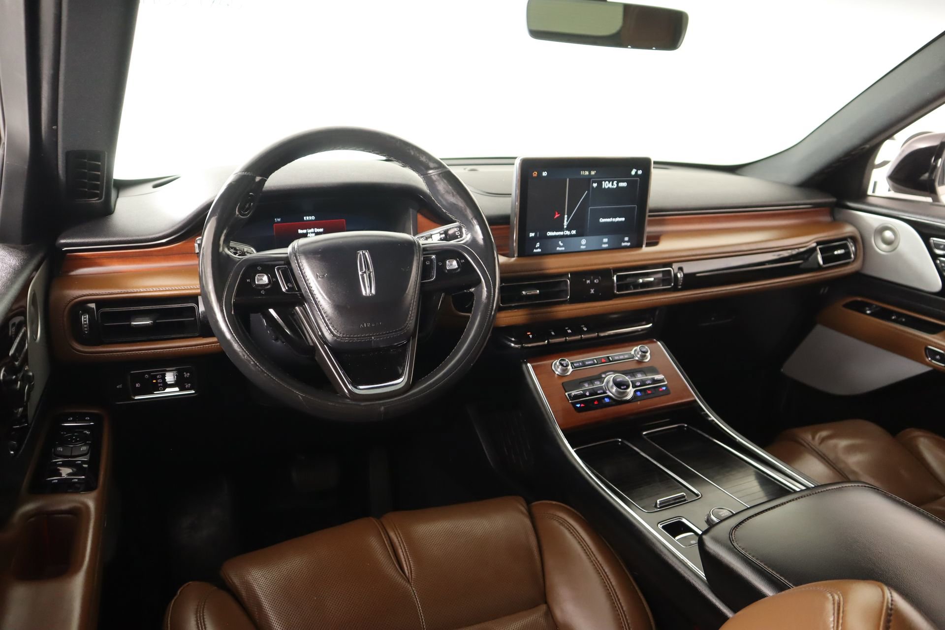 Used 2022 Lincoln Aviator Reserve w/ Equipment Group 201A image 2
