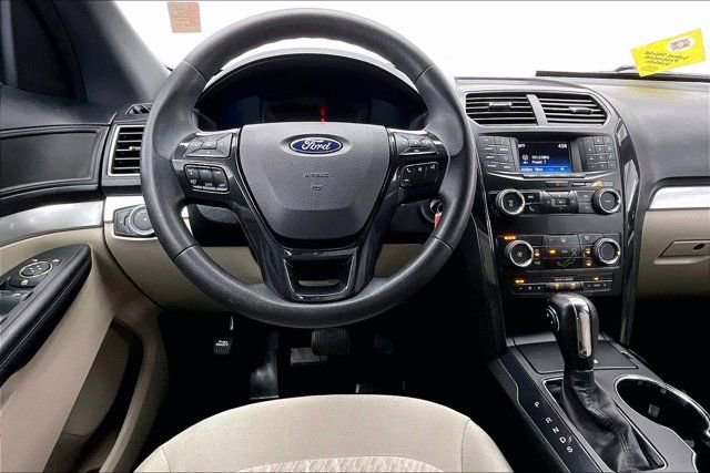 Used 2018 Ford Explorer FWD image 4