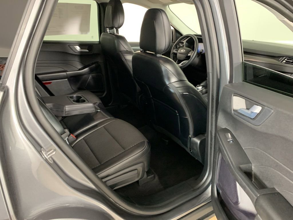 Used 2023 Ford Escape SE image 34