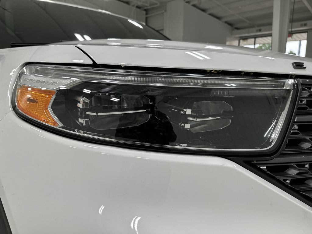 Used 2021 Ford Explorer XLT w/ Equipment Group 202A RWD image 11