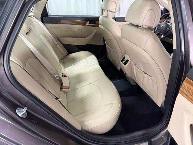 Used 2015 Hyundai Sonata Limited w/ Option Group 06 FWD image 8