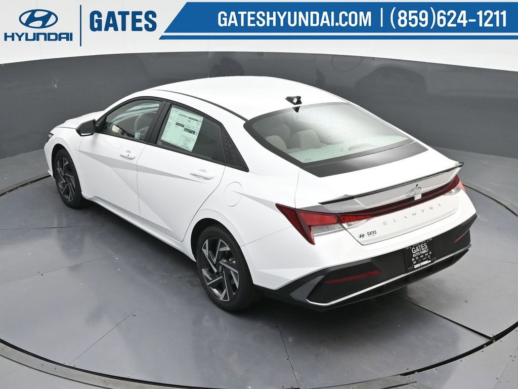 Used 2025 Hyundai Elantra Sport FWD image 43