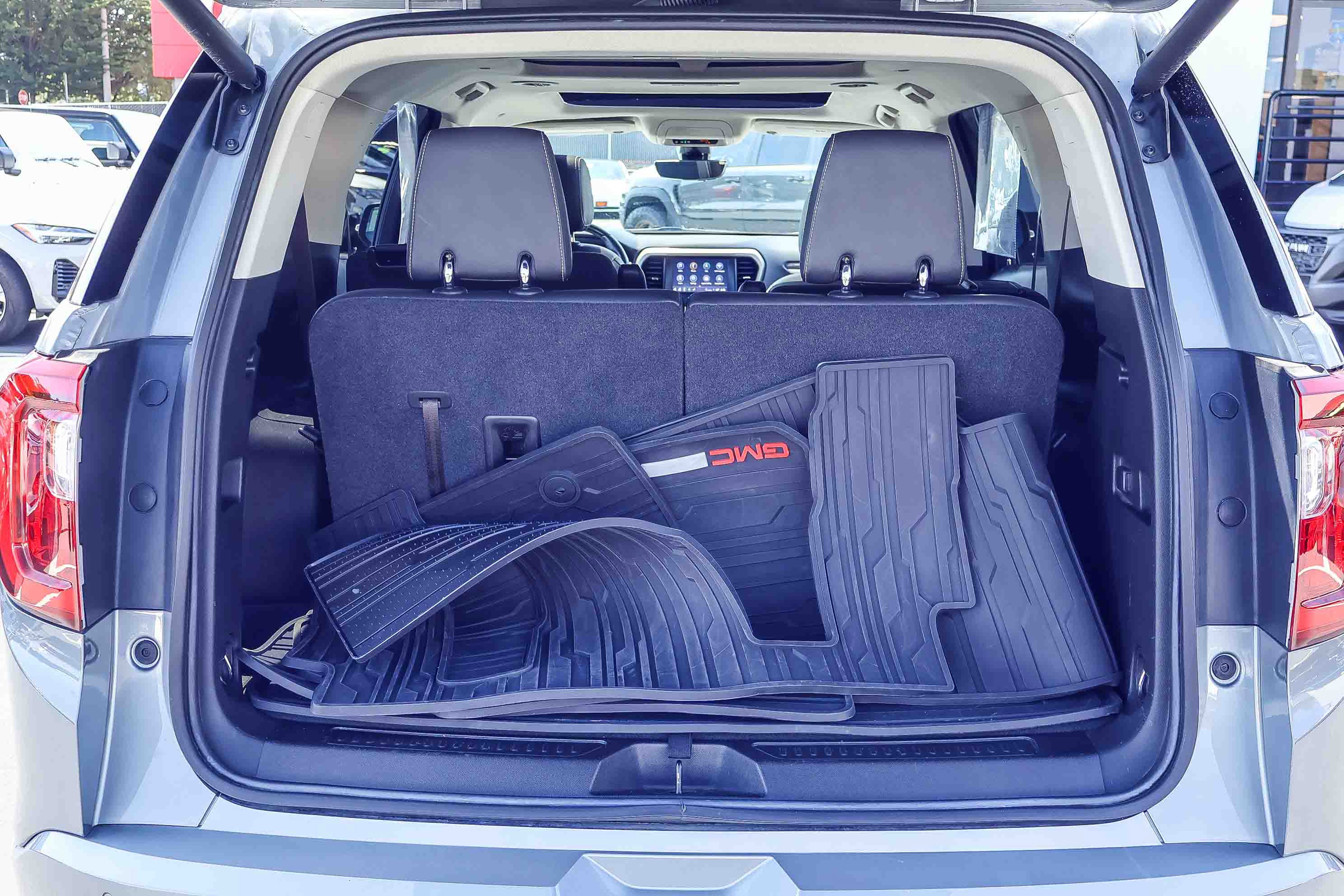 Used 2023 GMC Acadia Denali w/ Denali Ultimate Package image 16