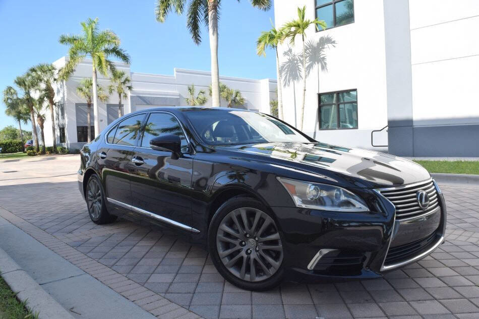 Used 2013 Lexus LS 460 AWD w/ Comfort Pkg image 1