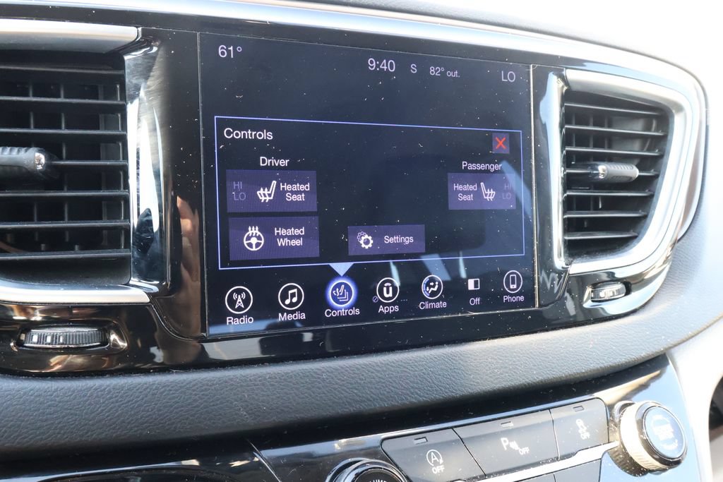 Used 2017 Chrysler Pacifica Touring-L Plus FWD image 23