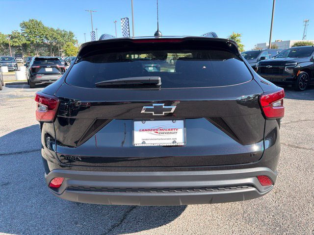 New 2026 Chevrolet Trax LT w/ Sunroof Package FWD image 4