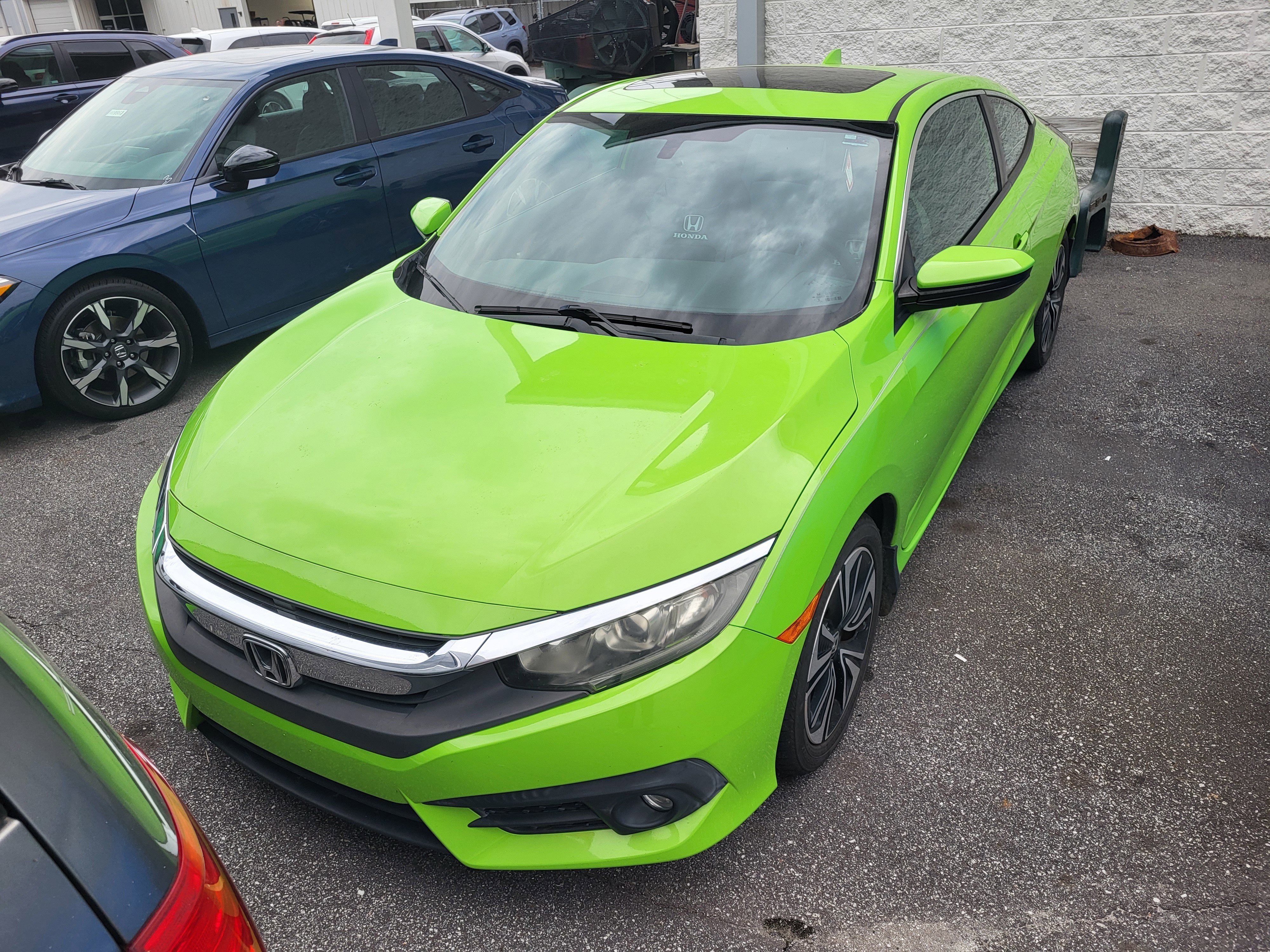 Used 2017 Honda Civic EX-T image 2