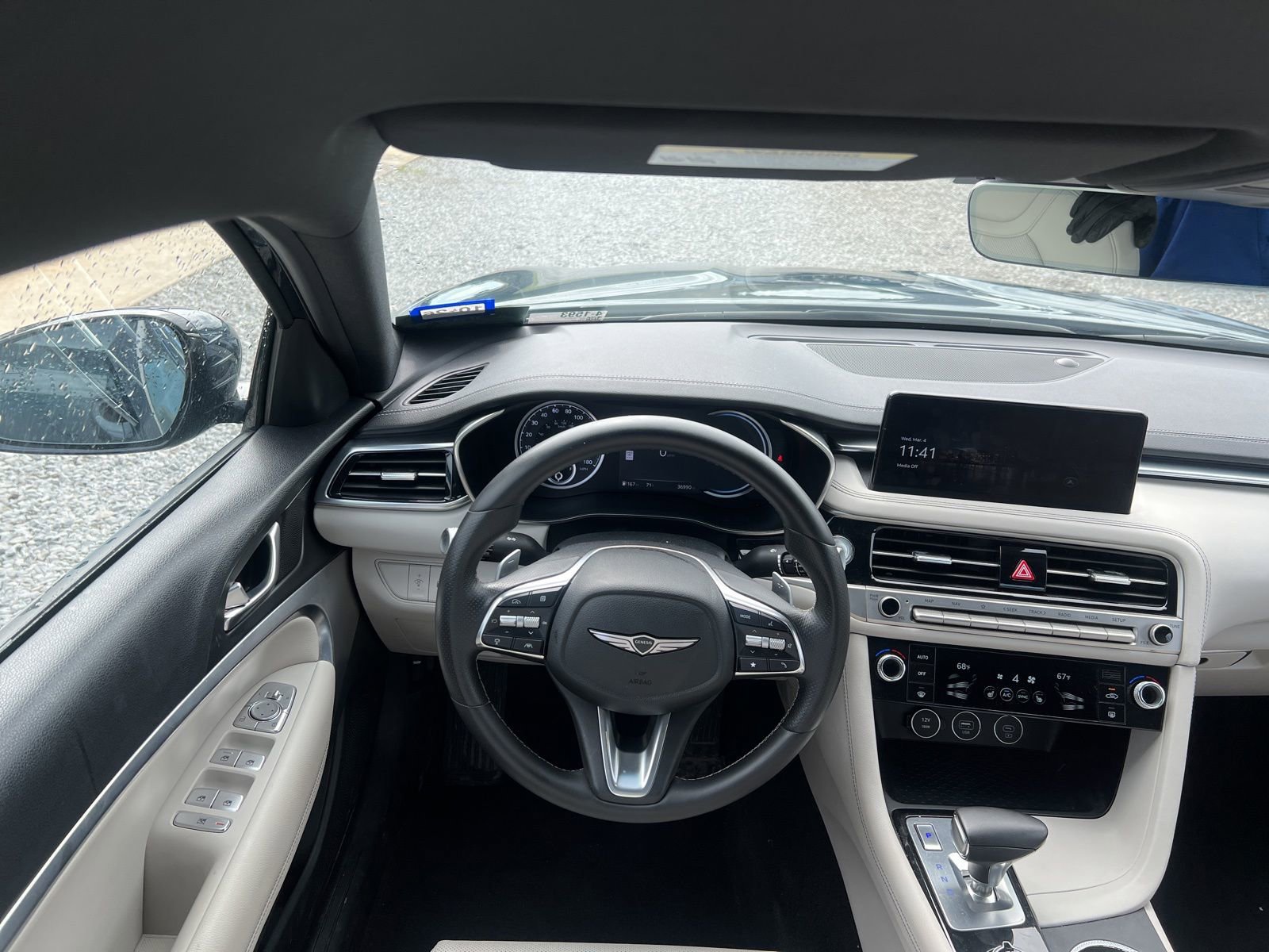 Used 2025 Genesis G70 2.5T image 11