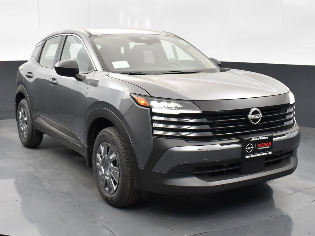 Used 2025 Nissan Kicks S image 1