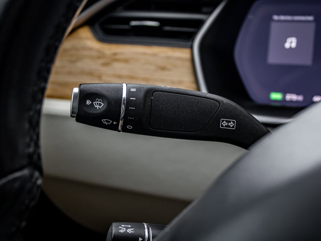 Used 2020 Tesla Model S Long Range Plus image 29