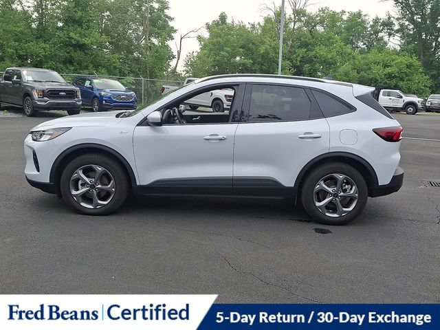 Certified 2025 Ford Escape ST-Line Select AWD/4WD image 7