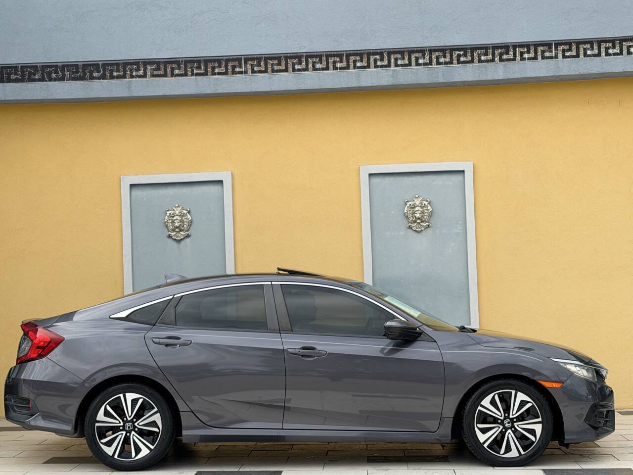 Used 2017 Honda Civic EX-T image 7