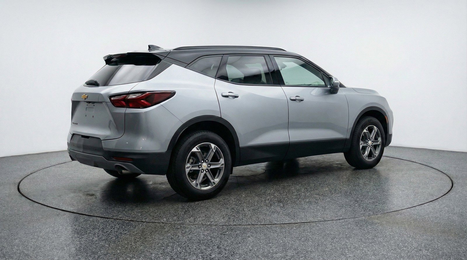 Used 2025 Chevrolet Blazer LT FWD image 9