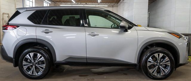 Used 2021 Nissan Rogue SV image 5