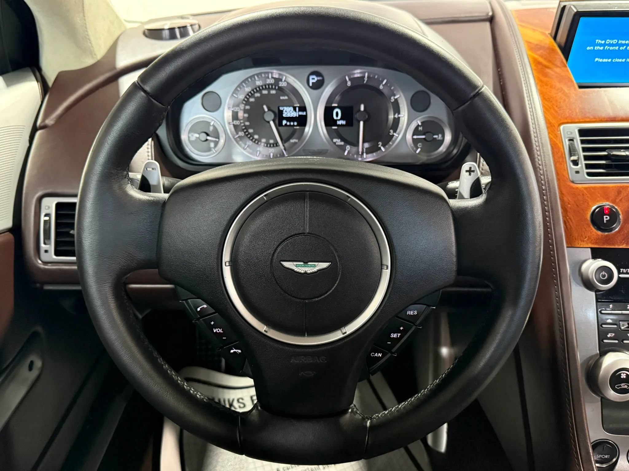 Used 2010 Aston Martin DB9 Volante RWD image 19