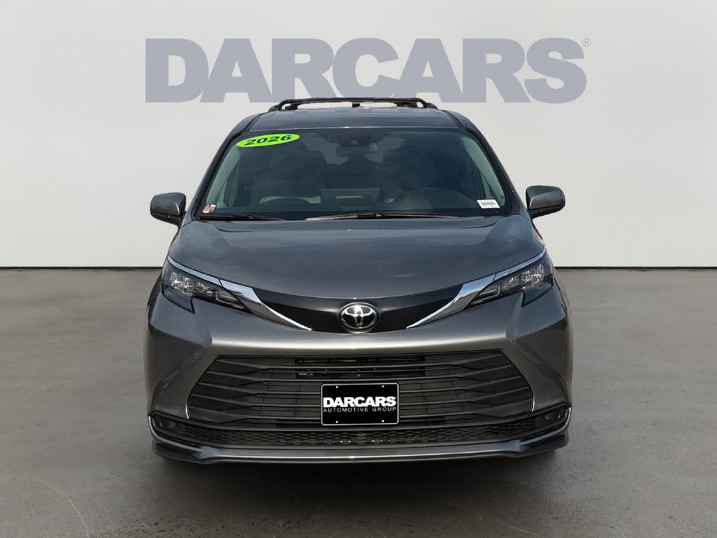Used 2026 Toyota Sienna LE AWD/4WD image 2
