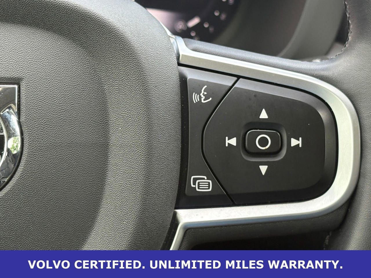 Certified 2025 Volvo XC60 B5 Core AWD/4WD image 19