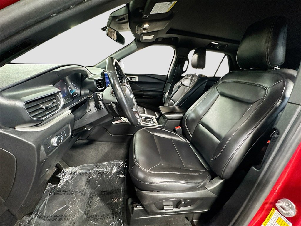 Used 2020 Ford Explorer XLT w/ Equipment Group 202A image 13