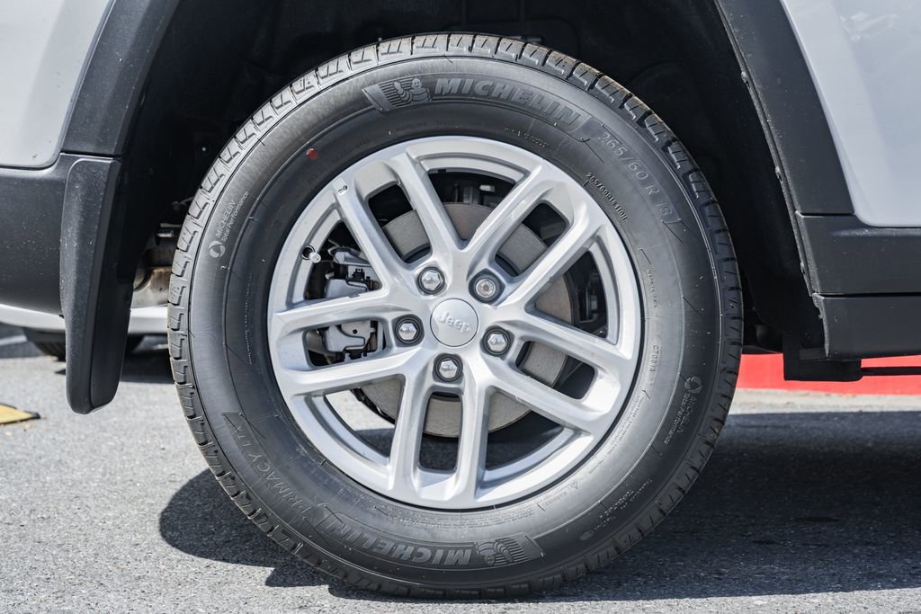 New 2025 Jeep Grand Cherokee Laredo X w/ Luxury Tech Group I image 17