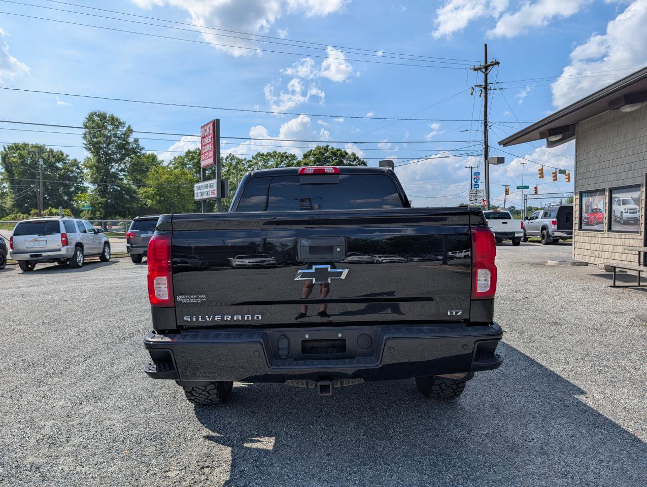 Used 2018 Chevrolet Silverado 1500 LTZ Z71 w/ LTZ Plus Package AWD/4WD image 6