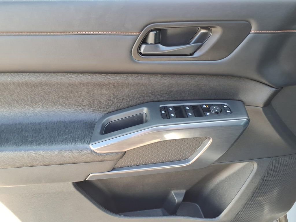 Used 2024 Nissan Pathfinder Rock Creek image 14