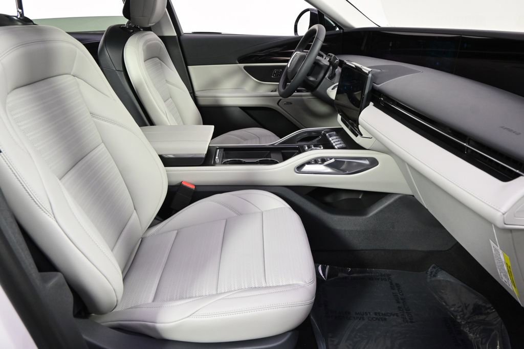 New 2026 Lincoln Nautilus Reserve w/ Jet Appearance Package image 16