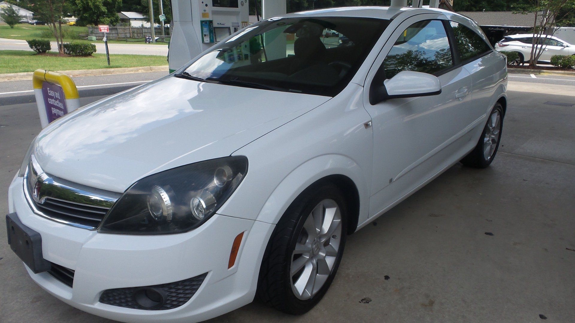 Used 2008 Saturn Astra XR FWD image 2