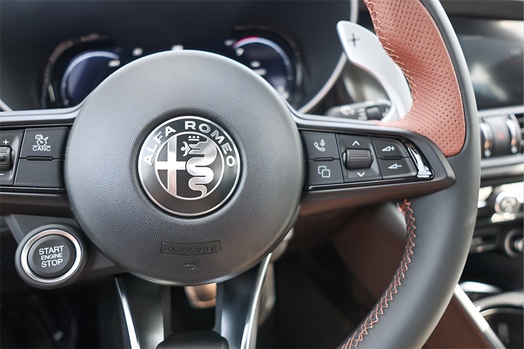 New 2025 Alfa Romeo Giulia Intensa w/ Driving Assist Package image 13