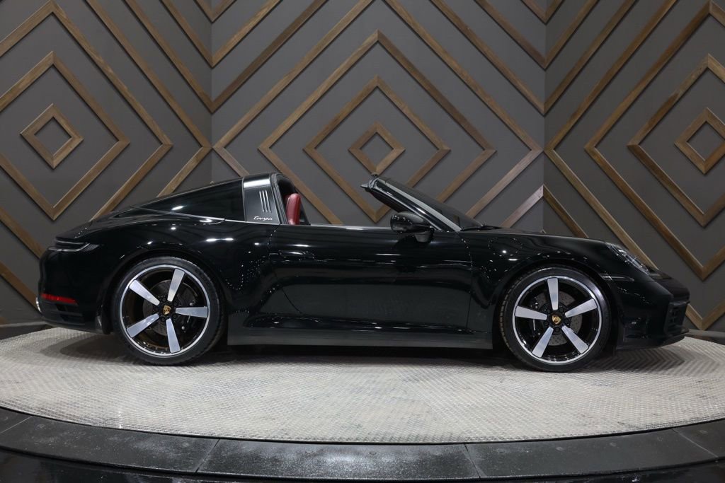 Used 2021 Porsche 911 Targa 4S image 3