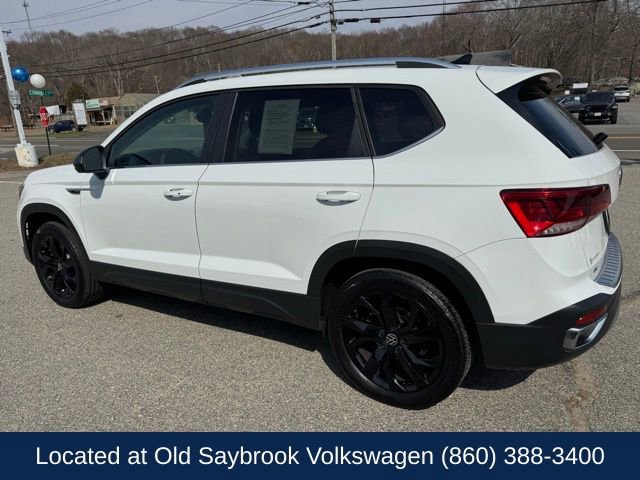 Certified 2023 Volkswagen Taos SE w/ Panoramic Sunroof Package image 7