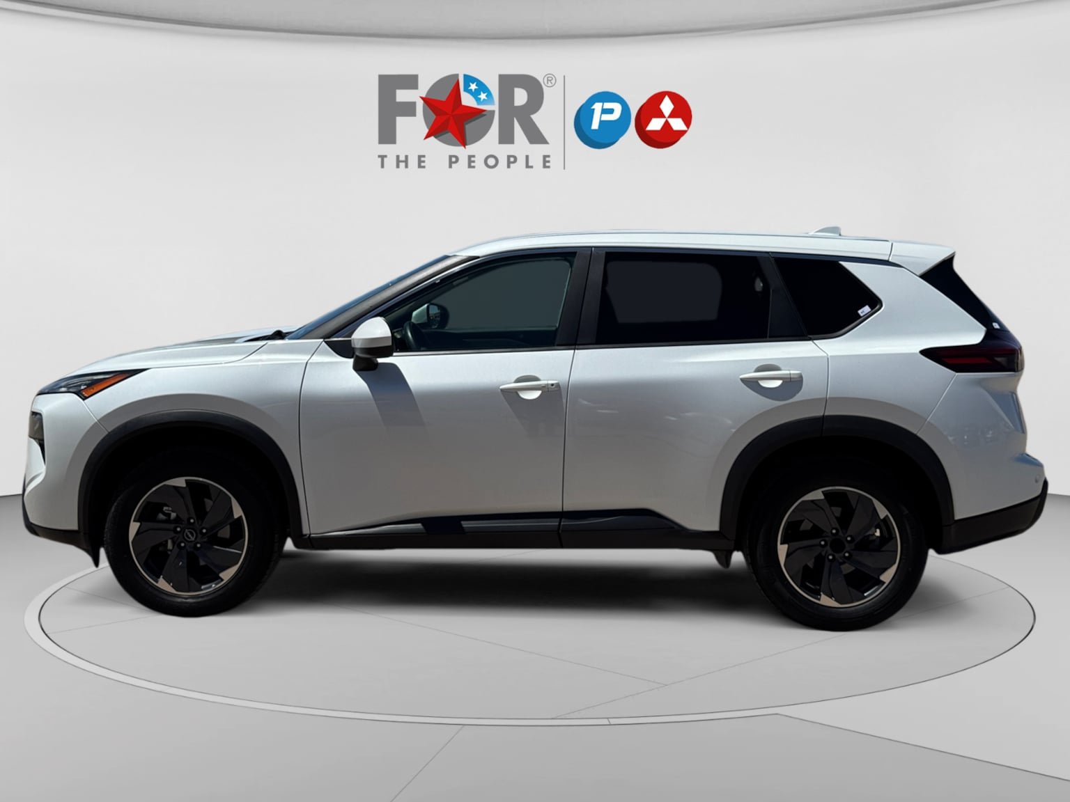 Used 2024 Nissan Rogue SV FWD image 2
