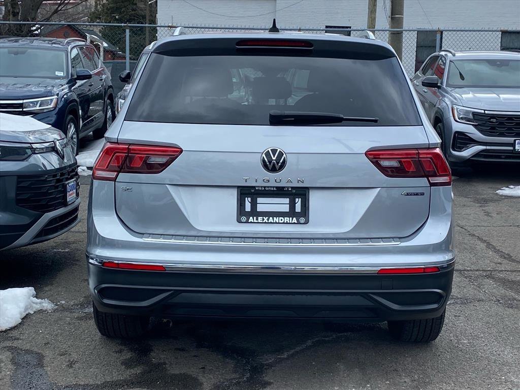 Used 2023 Volkswagen Tiguan SE w/ Panoramic Sunroof Package AWD/4WD image 4