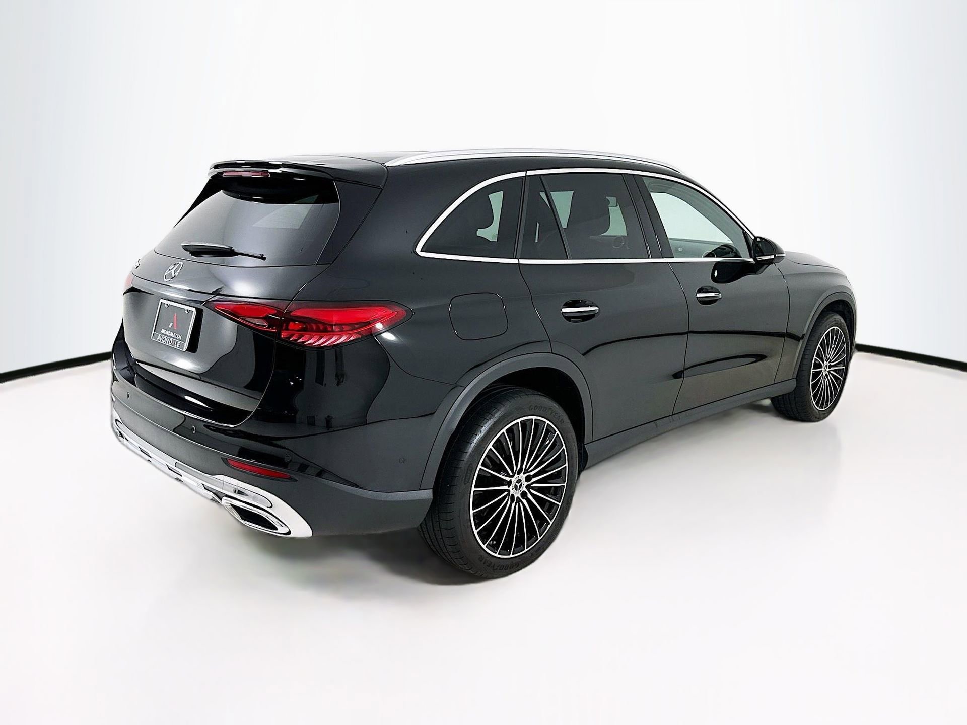 Certified 2025 Mercedes-Benz GLC 300 image 8