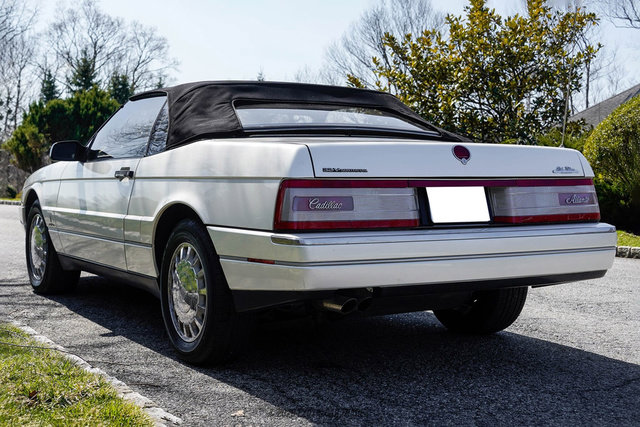 Used 1993 Cadillac Allante FWD image 18