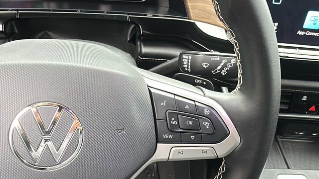 Used 2024 Volkswagen Atlas SE image 17