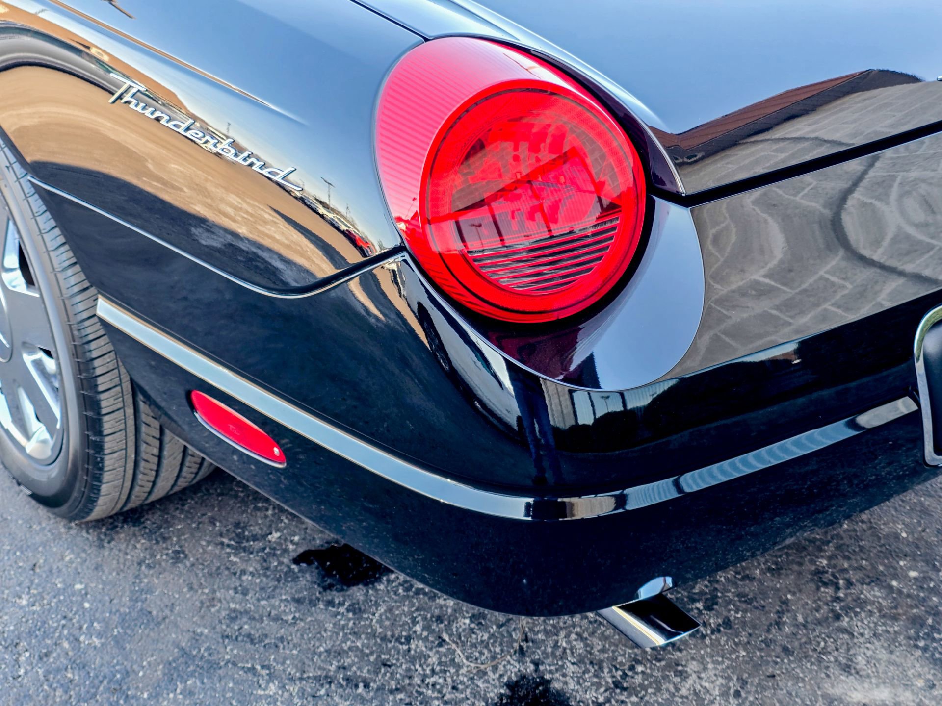 Used 2002 Ford Thunderbird image 19