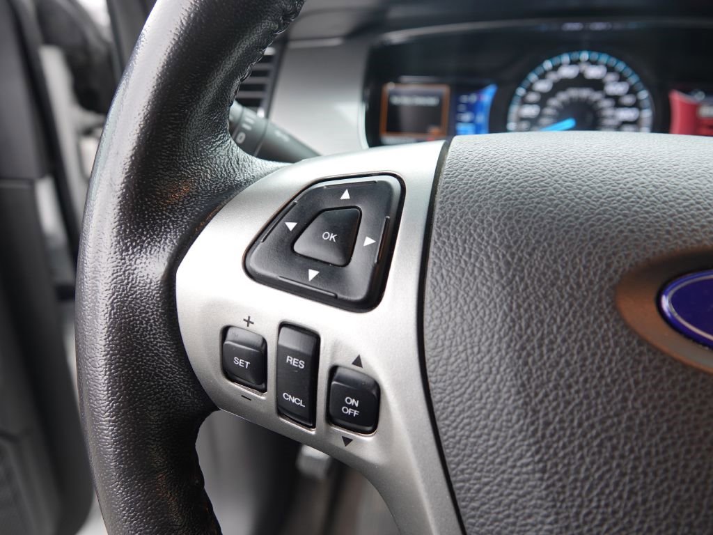 Used 2017 Ford Taurus SEL w/ Equipment Group 201A image 16