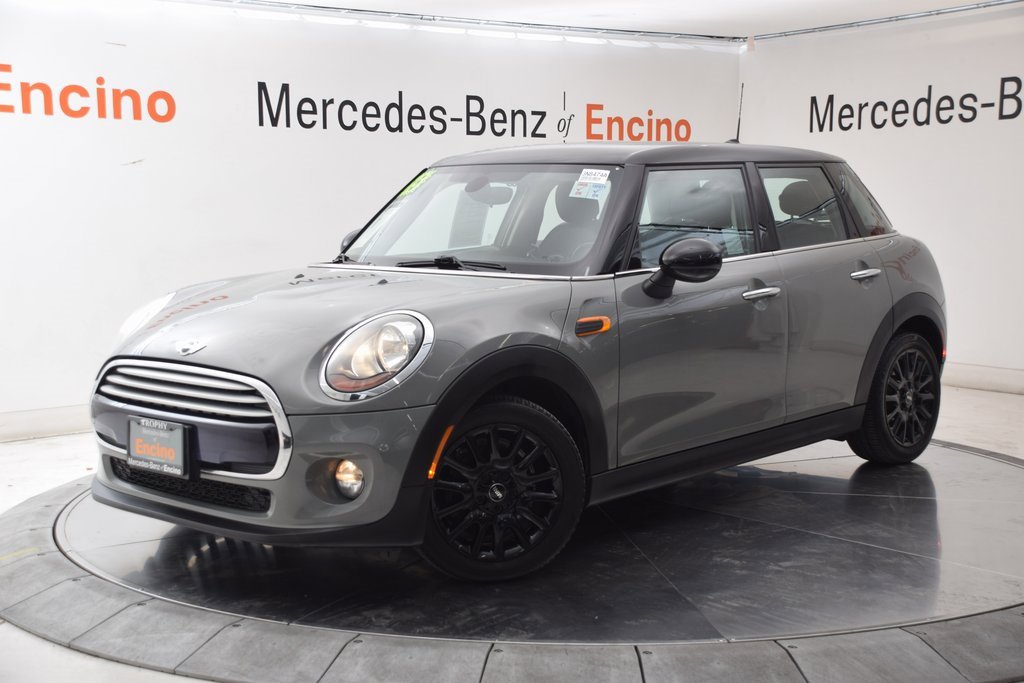 Used 2015 MINI Cooper 4-Door Hardtop image 2