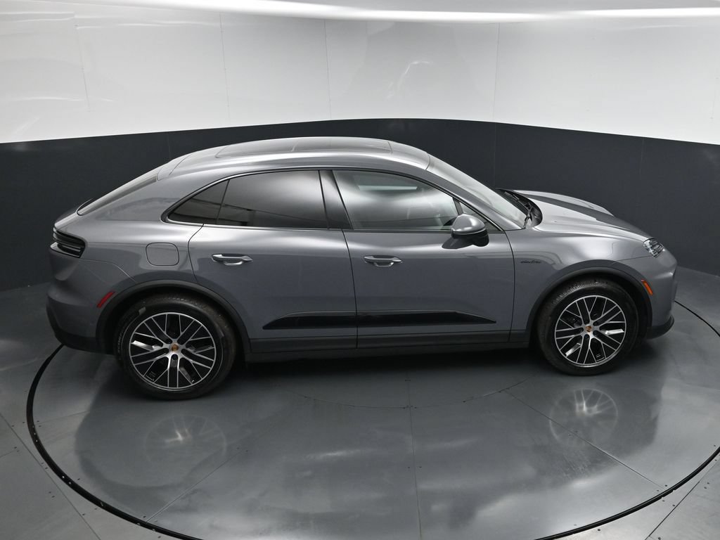 New 2025 Porsche Macan Electric RWD image 21