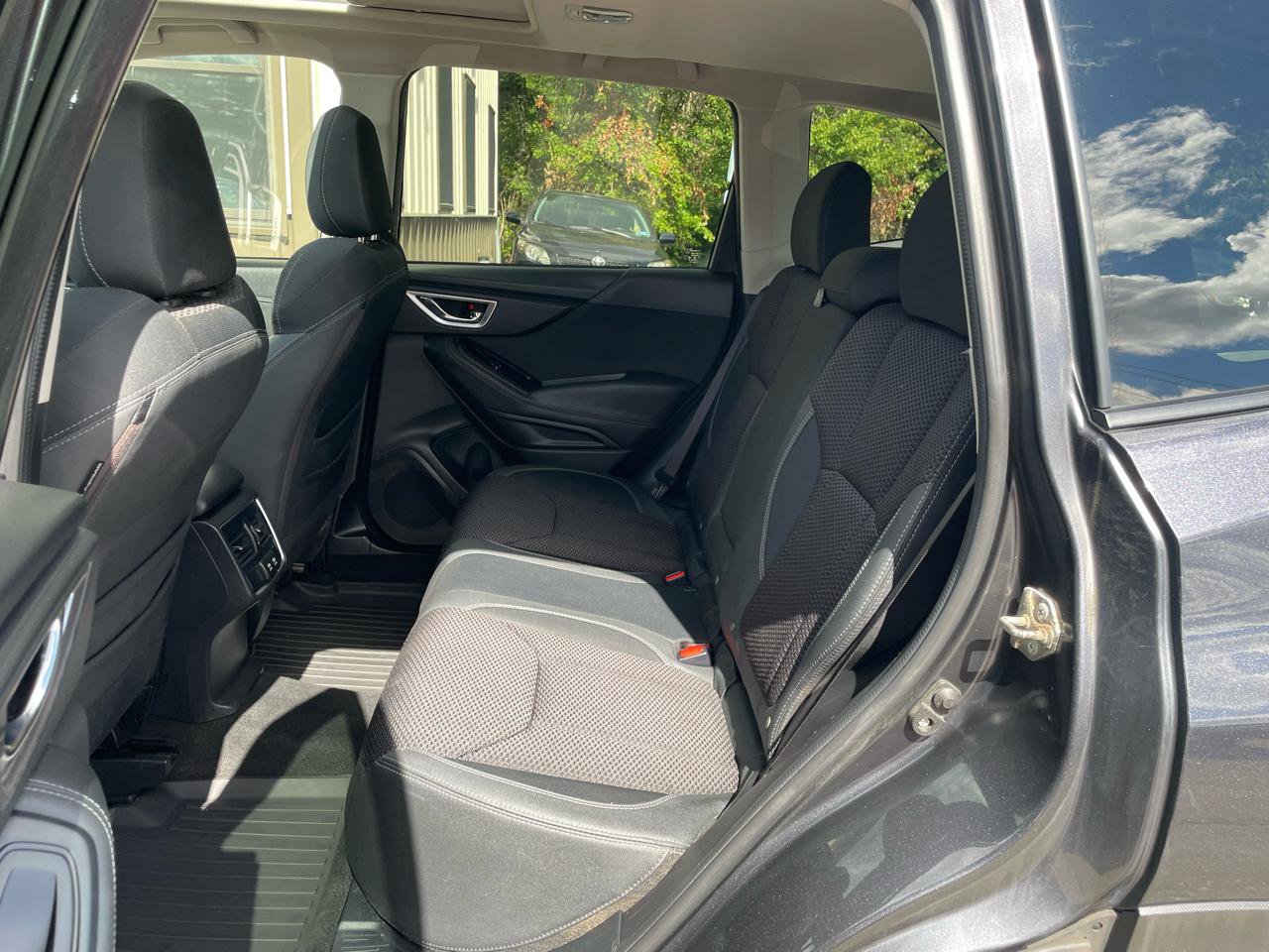 Used 2019 Subaru Forester Premium image 9