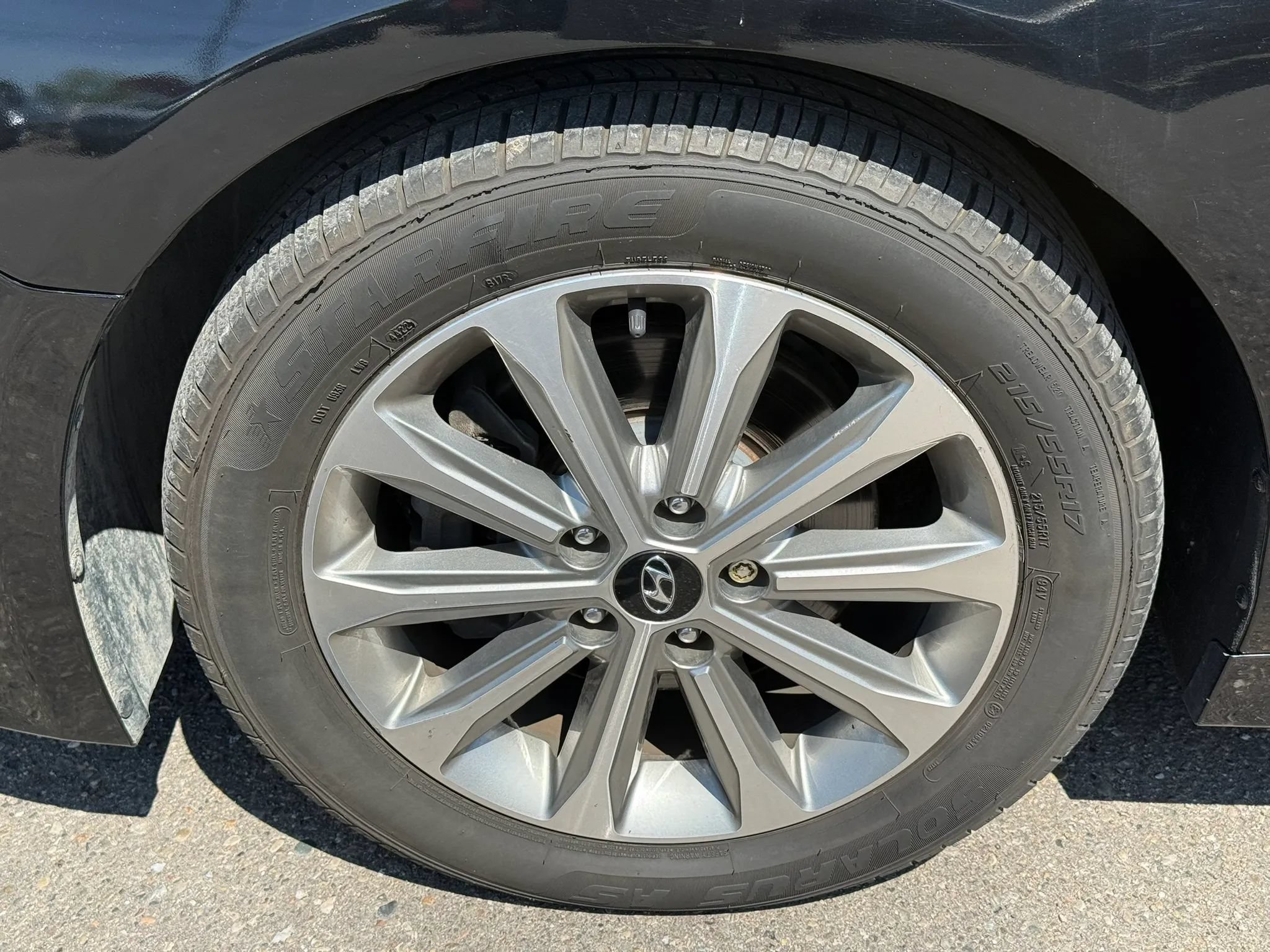 Used 2017 Hyundai Sonata Limited w/ Cargo Package FWD image 9