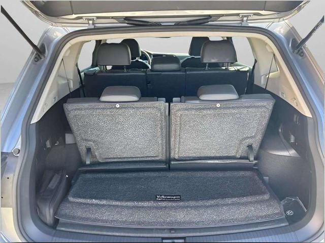 Used 2023 Volkswagen Tiguan SE FWD image 6