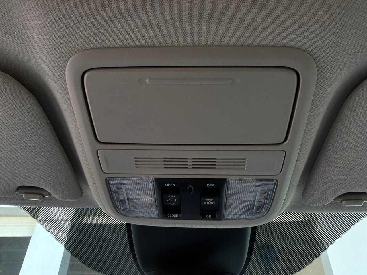 Used 2025 Honda Odyssey Touring image 19