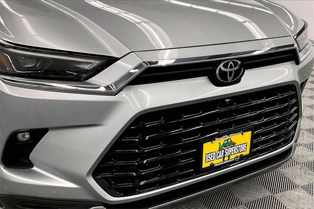 Used 2024 Toyota Grand Highlander Platinum image 32