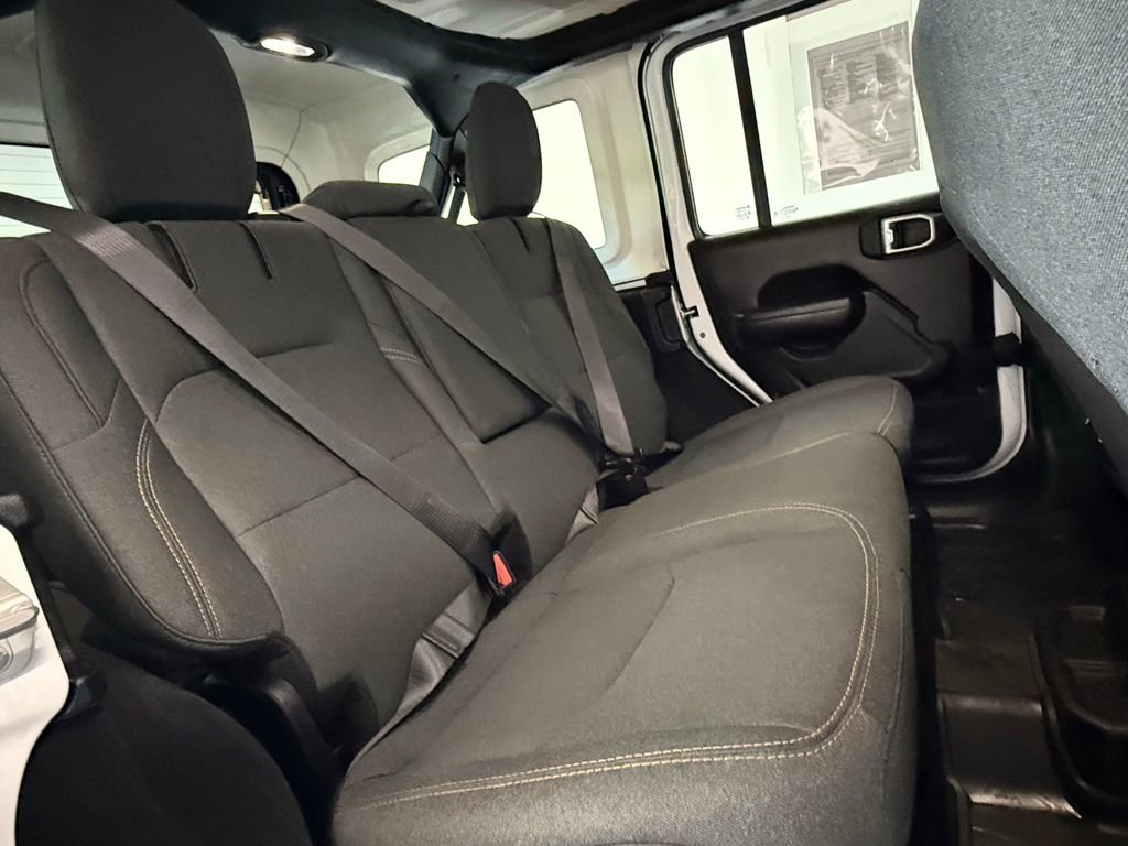 Used 2024 Jeep Wrangler Unlimited image 22