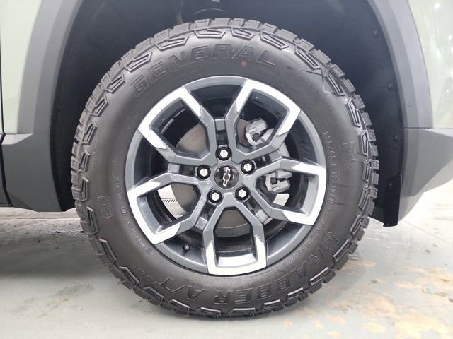 New 2026 Chevrolet Equinox ACTIV w/ Convenience Package III image 41