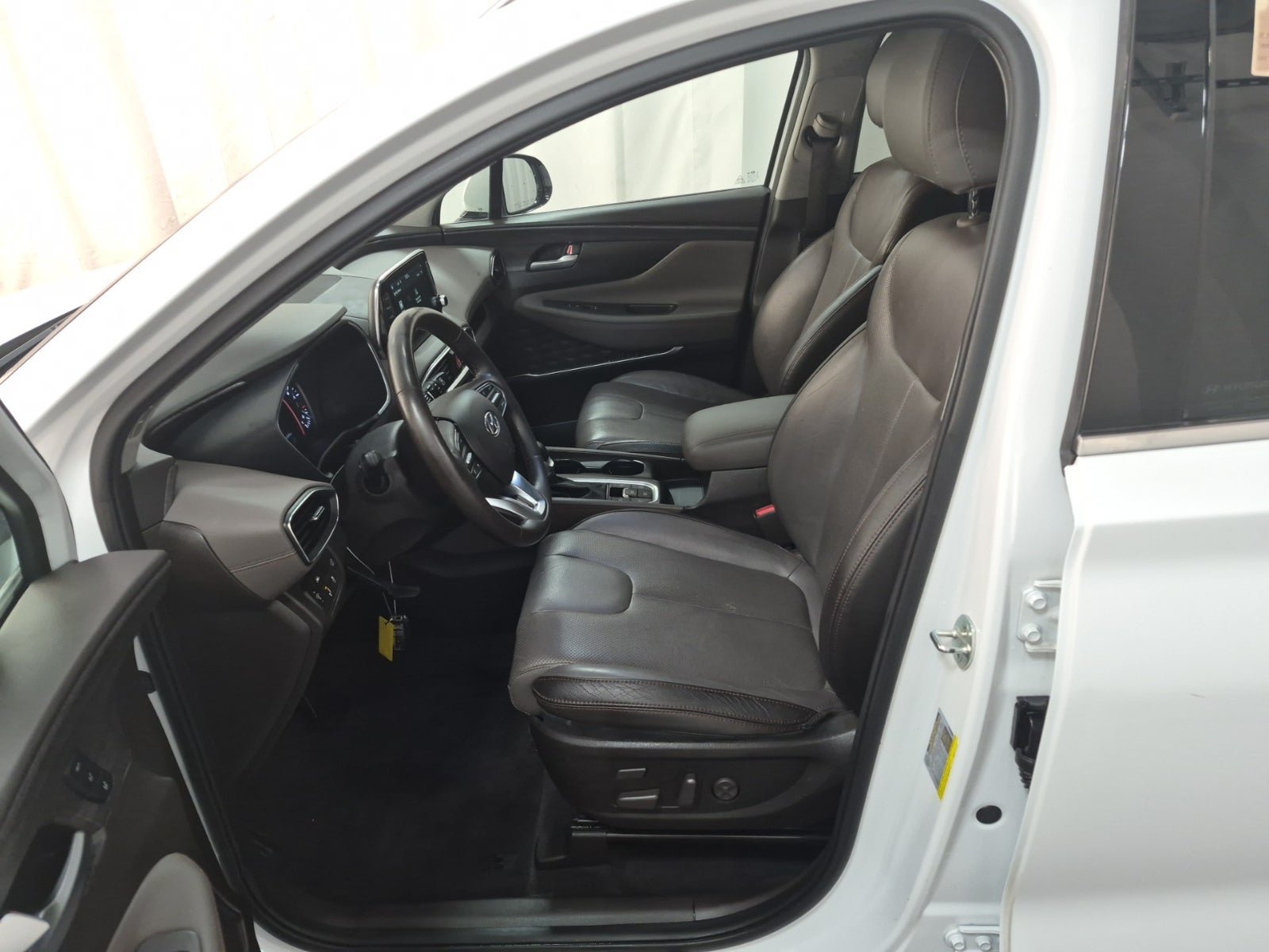 Used 2020 Hyundai Santa Fe Limited FWD image 7