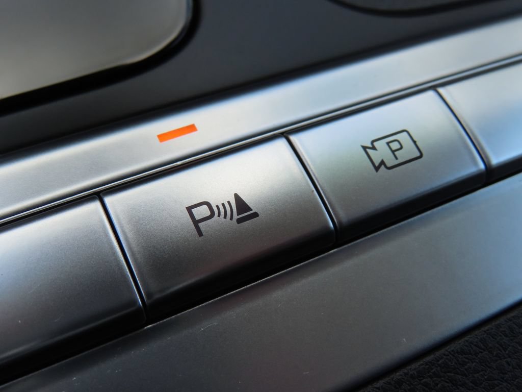 Certified 2026 Kia Carnival EX FWD image 11