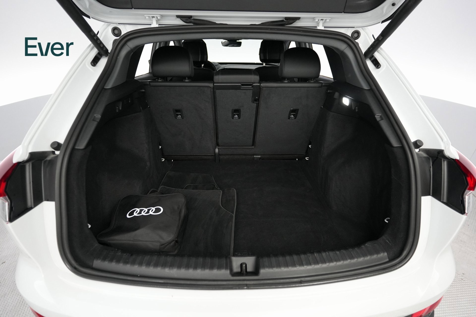 Used 2024 Audi Q4 e-tron Premium w/ Convenience Package image 22