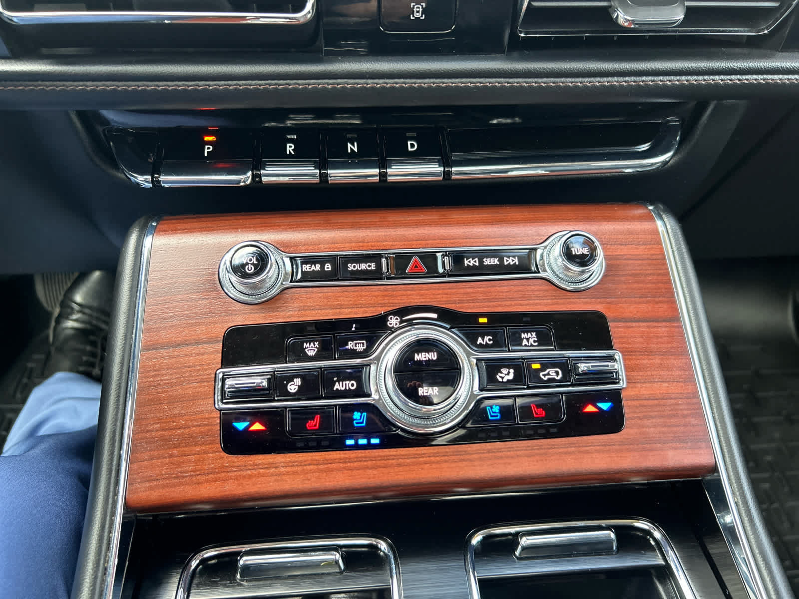 Used 2022 Lincoln Aviator Grand Touring w/ Equipment Group 301A AWD/4WD image 21
